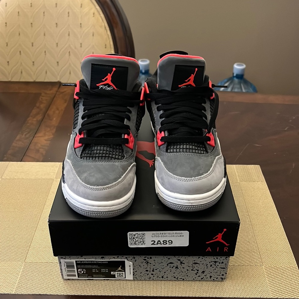 Jordan 4 Retro Infrared (GS) - US 5.5Y